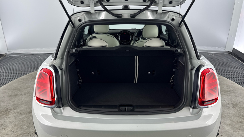 MINI Hatchback 135kW Cooper S Level 3 33kWh 3dr Auto Electric Hatchback